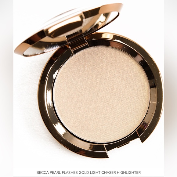 Becca Cosmetics Light Chaser Highlighter in Pearl Flashes Gold - BNIB - Picture 2 of 16